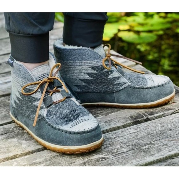 Minnetonka Torrey Bootie Moccasin Slipper Gray Aztec Faux Fur Lined Women's 8 - Picture 1 of 9